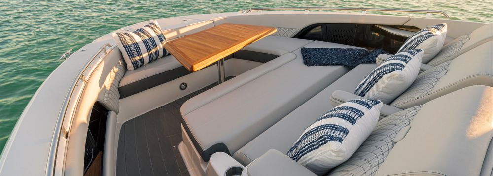 Sea Ray Sundancer 370 Outboard