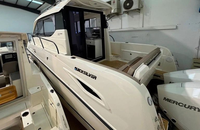 Quicksilver-activ-905-weekend-19