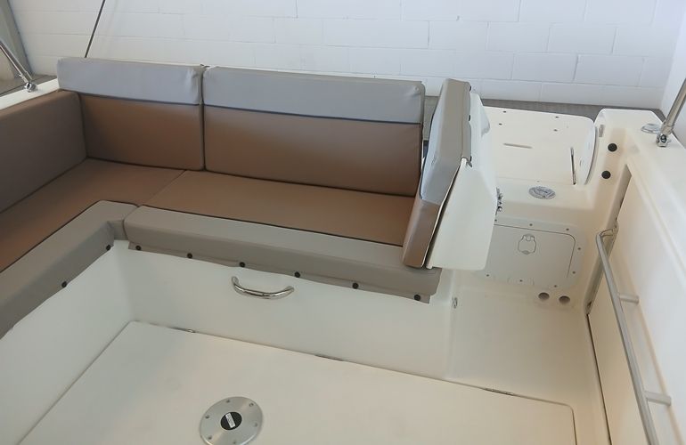Quicksilver-755-Sundeck - 8