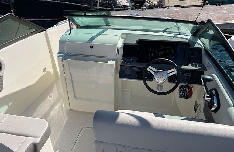 Sea Ray 250 SDX fueraborda-8