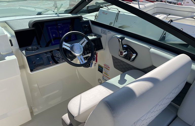Sea Ray 250 SDX fueraborda-9