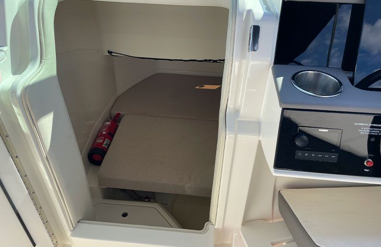 Sea Ray 250 SDX fueraborda-14