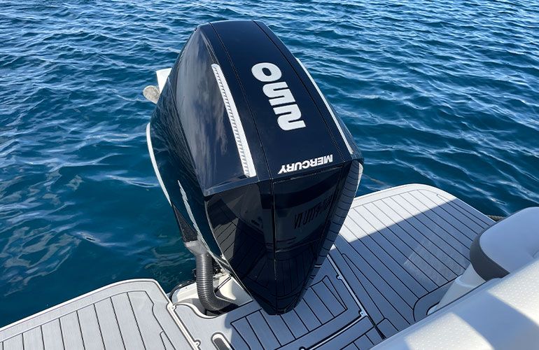 Sea Ray 250 SDX fueraborda-26