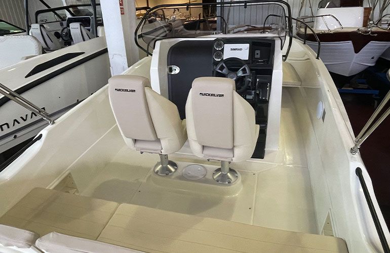 Quicksilver Activ 705 Open