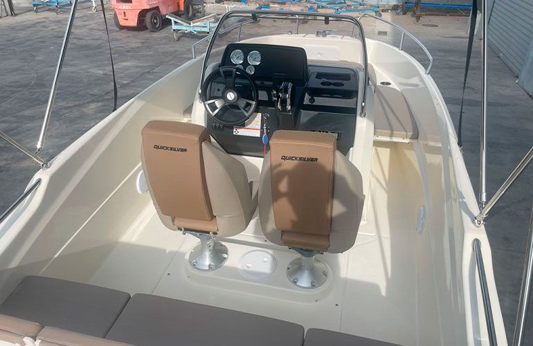 Quicksilver Activ 555 Open