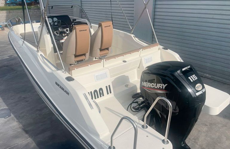 Quicksilver Activ 555 Open