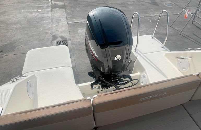 Quicksilver Activ 555 Open