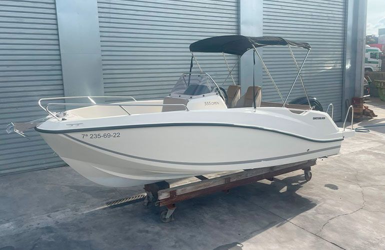 Quicksilver Activ 555 Open