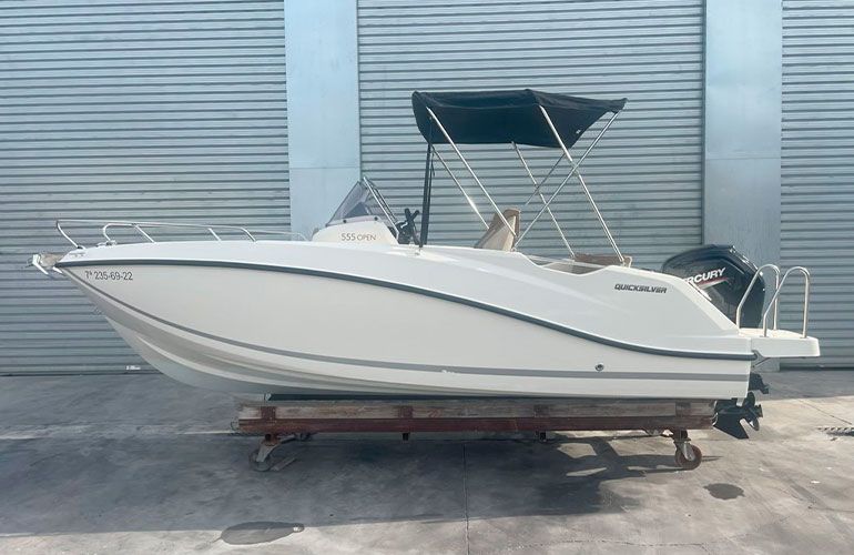 Quicksilver Activ 555 Open