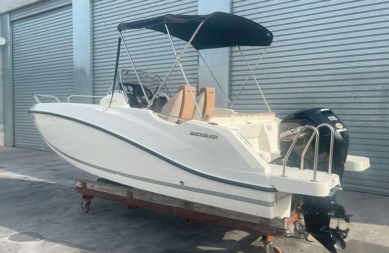 Quicksilver Activ 555 Open