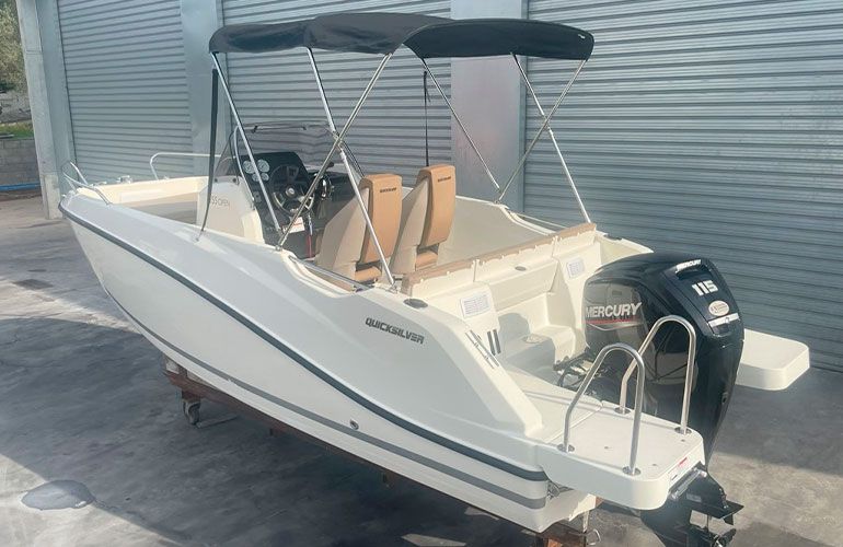 Quicksilver Activ 555 Open