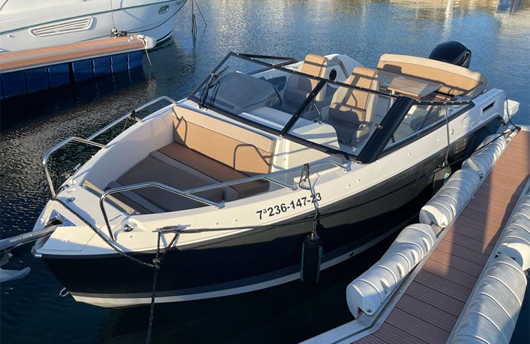 Quicksilver Activ 675 Bowrider
