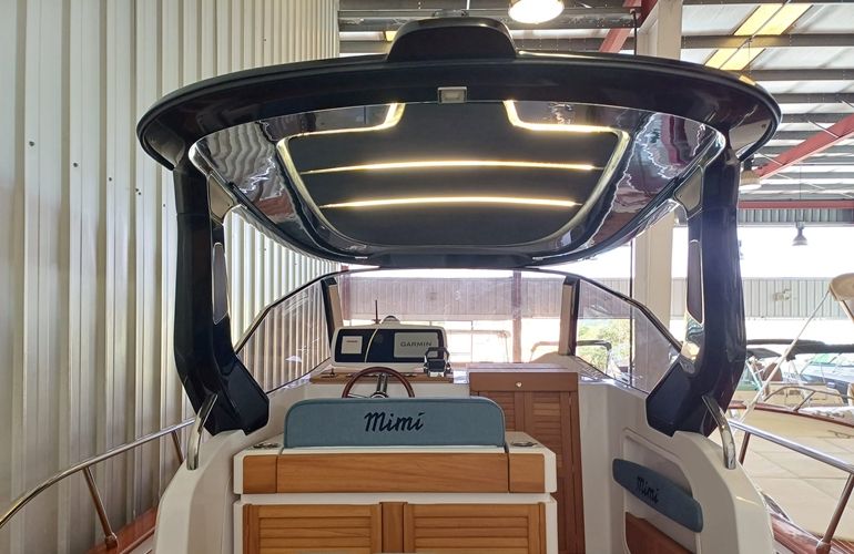 Mimi- 9.5-Cabin-3