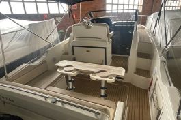 Quicksilver Activ 875 Sundeck